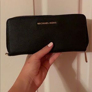 Michael Kors Continental Wallet